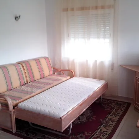 Apartman Remarkable 1-bed In Olhos De Agua Albufeira