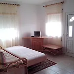 Remarkable 1-bed In Olhos De Agua 阿尔布费拉