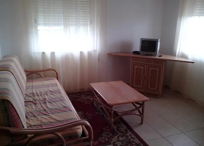 Appartement Remarkable 1-bed In Olhos De Agua *